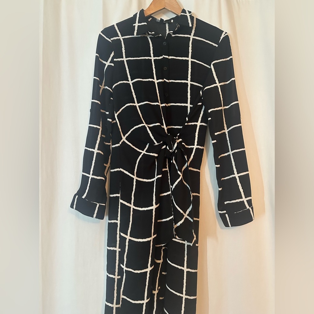 LULUS Taia Black and White Grid Print Tie Front Long Sleeve Midi Dress Small